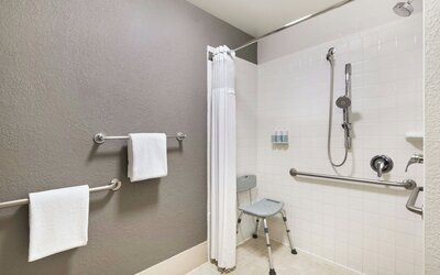 Courtyard by Marriott Cincinnati Blue Ash