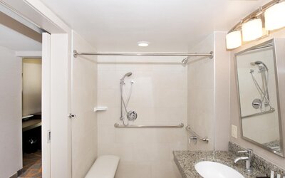 Embassy Suites by Hilton Cincinnati Northeast Blue Ash