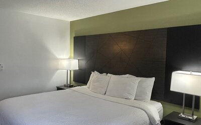 La Quinta Inn and Suites by Wyndham Cincinnati North