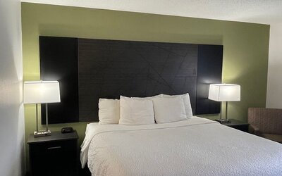 La Quinta Inn and Suites by Wyndham Cincinnati North