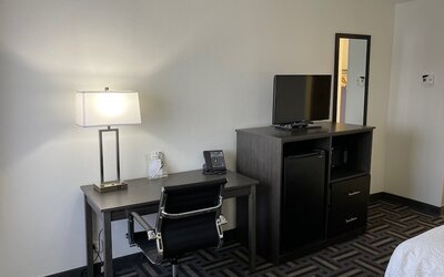 La Quinta Inn and Suites by Wyndham Cincinnati North