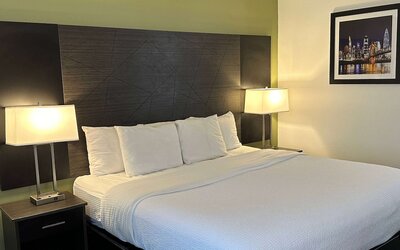La Quinta Inn and Suites by Wyndham Cincinnati North