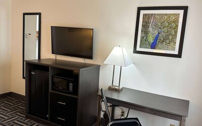 La Quinta Inn and Suites by Wyndham Cincinnati North