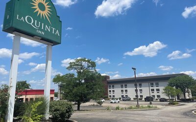 La Quinta Inn and Suites by Wyndham Cincinnati North