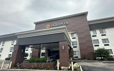 La Quinta Inn and Suites by Wyndham Cincinnati North