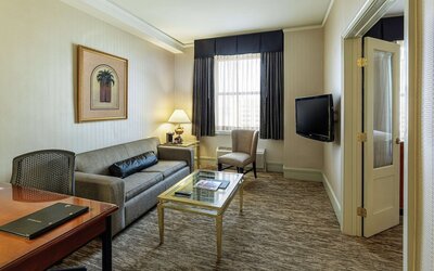 Hilton Cincinnati Netherland Plaza
