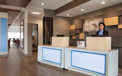 Holiday Inn Express and Suites-Cincinnati NE - Red Bank Road by IHG