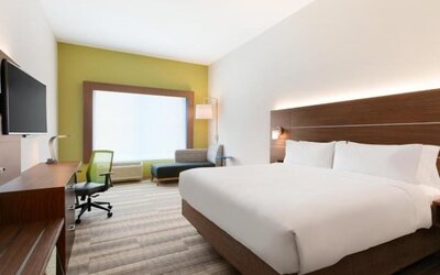 Holiday Inn Express and Suites-Cincinnati NE - Red Bank Road by IHG