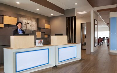 Holiday Inn Express and Suites-Cincinnati NE - Red Bank Road by IHG