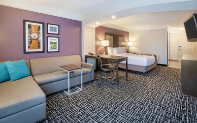 La Quinta Inn & Suites by Wyndham Cincinnati Airpt Florence