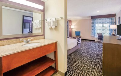 La Quinta Inn & Suites by Wyndham Cincinnati Airpt Florence