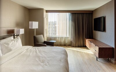 AC Hotel by Marriott Cincinnati at The Banks