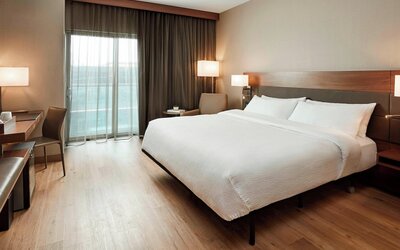 AC Hotel by Marriott Cincinnati at The Banks
