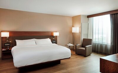 AC Hotel by Marriott Cincinnati at The Banks