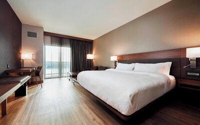 AC Hotel by Marriott Cincinnati at The Banks