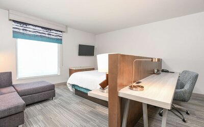 Room, 1 King Bed, Accessible (3x3 Shower)