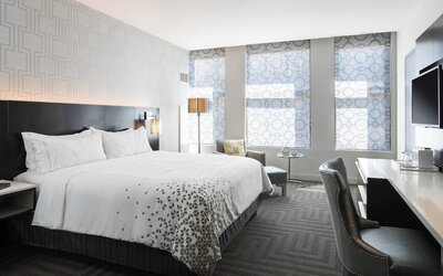 Renaissance Cincinnati Downtown Hotel