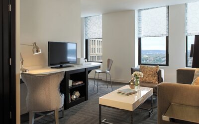 Renaissance Cincinnati Downtown Hotel