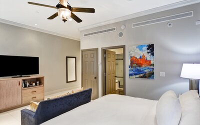 The Cincinnatian Hotel Curio Collection by Hilton
