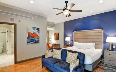 The Cincinnatian Hotel Curio Collection by Hilton