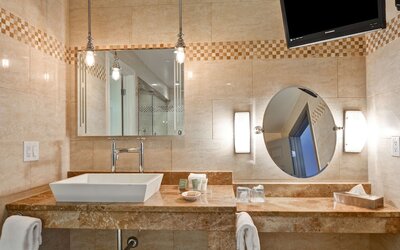 The Cincinnatian Hotel Curio Collection by Hilton