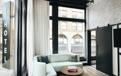 Kinley Cincinnati Downtown, a Tribute Portfolio Hotel