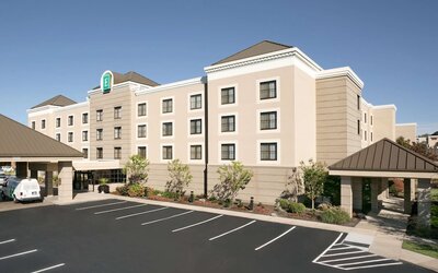 Embassy Suites by Hilton Cleveland Beachwood