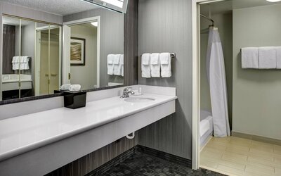 Courtyard by Marriott Cleveland Westlake