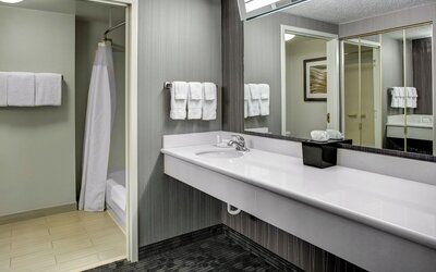 Courtyard by Marriott Cleveland Westlake