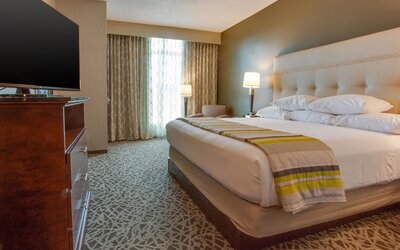 Drury Inn & Suites Cleveland Beachwood