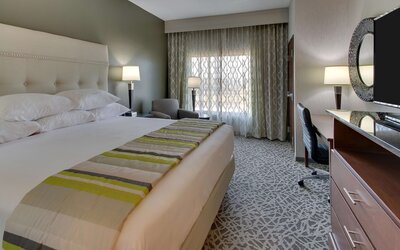 Drury Inn & Suites Cleveland Beachwood