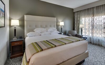 Drury Inn & Suites Cleveland Beachwood