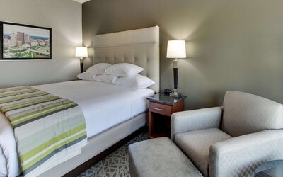Drury Inn & Suites Cleveland Beachwood