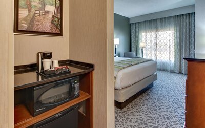 Drury Inn & Suites Cleveland Beachwood