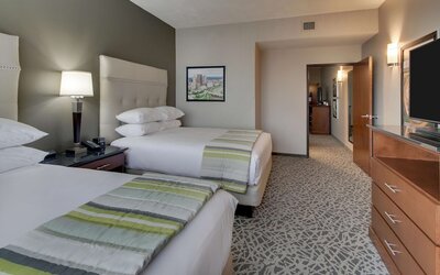 Drury Inn & Suites Cleveland Beachwood