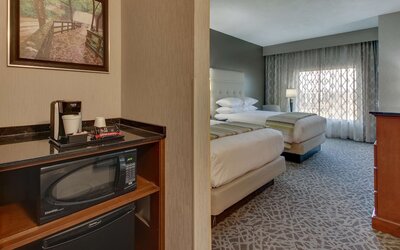 Drury Inn & Suites Cleveland Beachwood