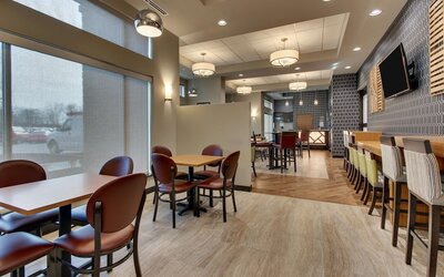 Drury Inn & Suites Cleveland Beachwood