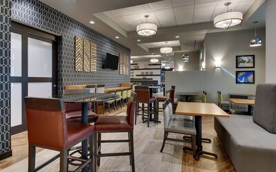 Drury Inn & Suites Cleveland Beachwood