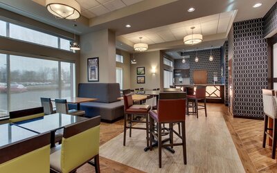 Drury Inn & Suites Cleveland Beachwood