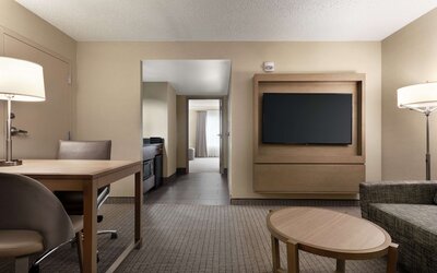Embassy Suites by Hilton Cleveland Rockside