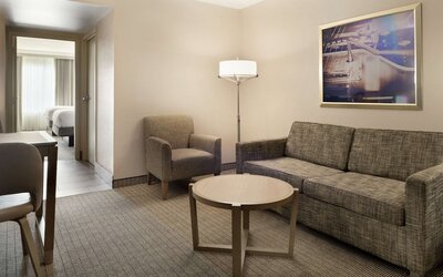 Embassy Suites by Hilton Cleveland Rockside