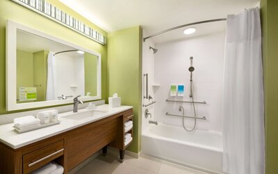Home2 Suites by Hilton Cleveland Beachwood