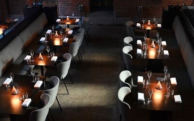 Dining and coworking space at Wilmina Hotel.