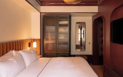 Fidelity Hotel