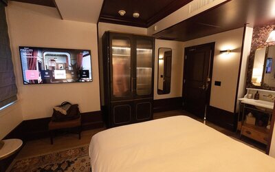Fidelity Hotel