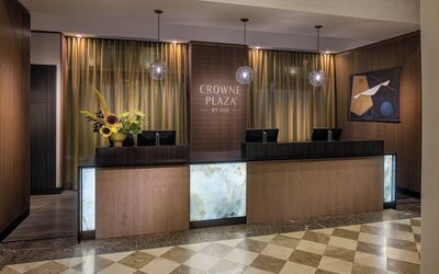 Crowne Plaza Cleveland at Playhouse Square by IHG