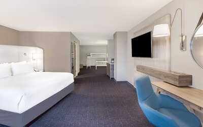 Crowne Plaza Cleveland at Playhouse Square by IHG