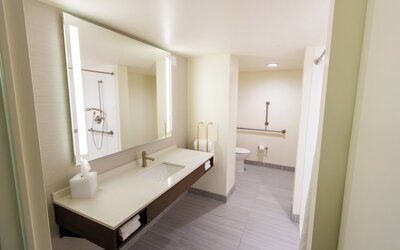 Crowne Plaza Cleveland at Playhouse Square by IHG