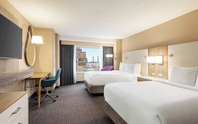 Crowne Plaza Cleveland at Playhouse Square by IHG
