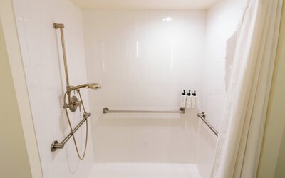 Crowne Plaza Cleveland at Playhouse Square by IHG